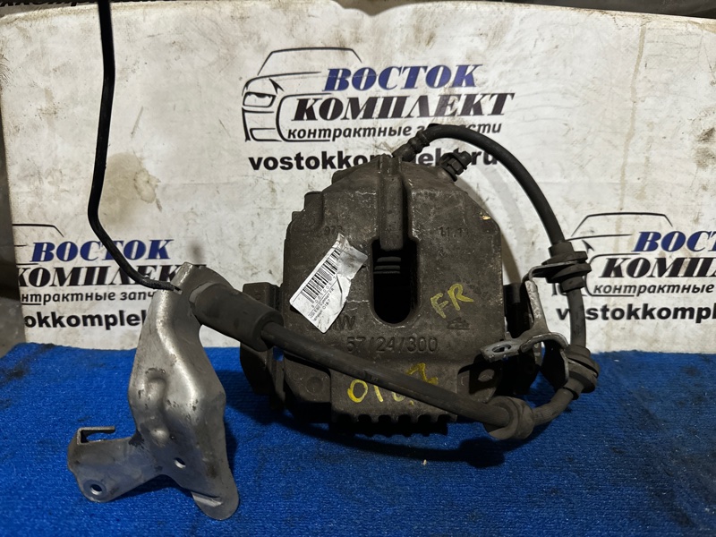 Суппорт BMW 320i E90 N46B20 перед прав