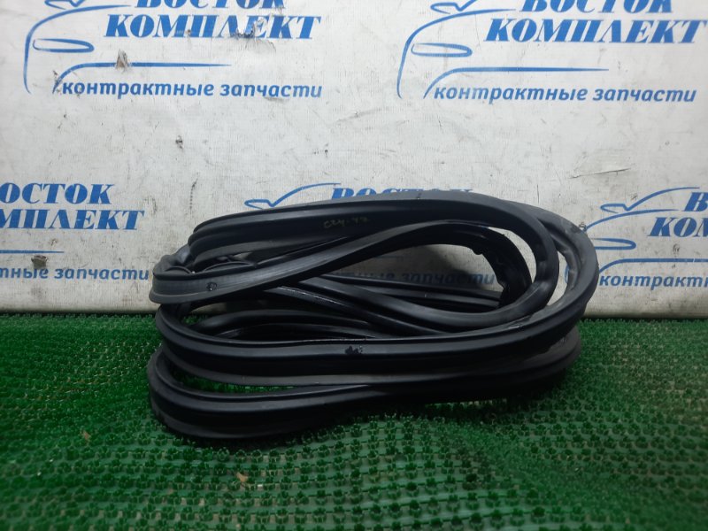 Уплотнитель Honda Fit 2008 GE8 L15A