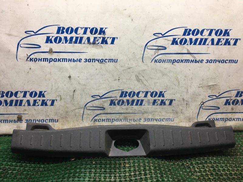 Накладка багажника Toyota Passo 2008 KGC10 1KR-FE