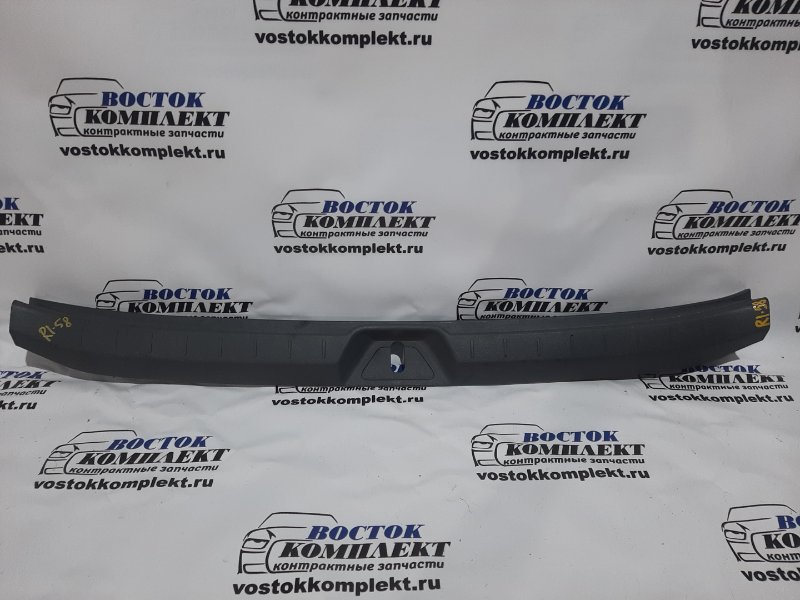 Накладка багажника Toyota Noah ZRR70 3ZR-FAE