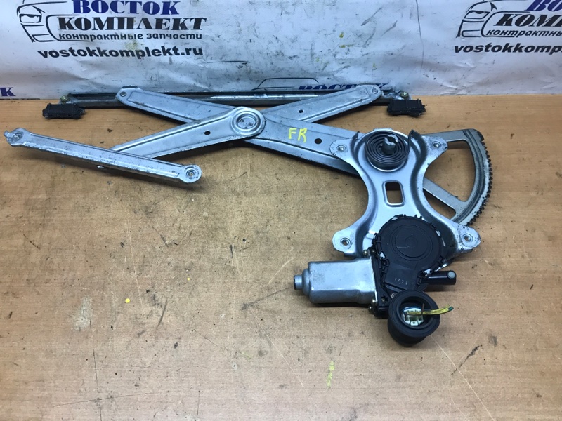 Стеклоподъемник Toyota Voxy 2002 AZR65 1AZ-FSE перед прав