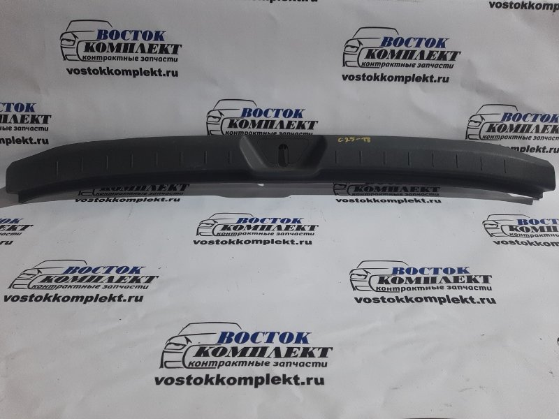 Накладка багажника Toyota Voxy 2009 ZRR70W 3ZR-FAE