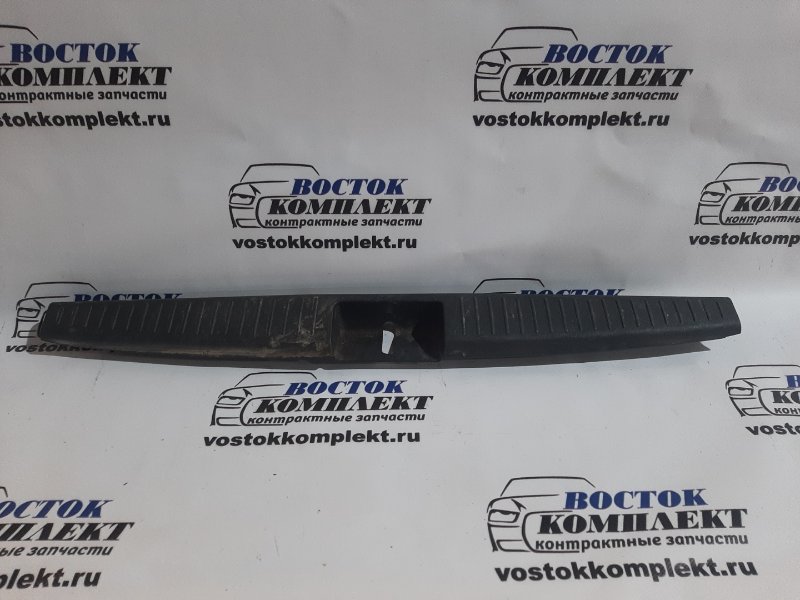 Накладка багажника Toyota Vitz SCP13 2SZ-FE