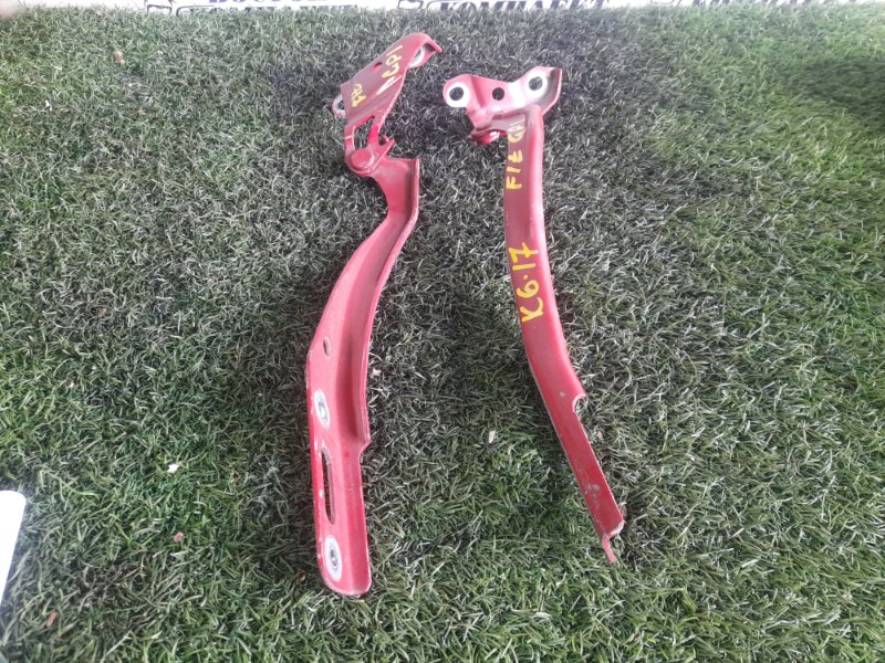 Петля капота Honda FIT GP1