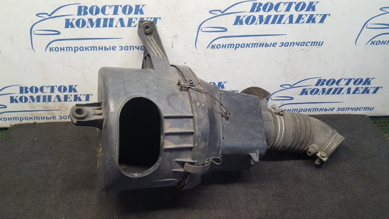 Корпус воздушного фильтра Toyota Crown GS141 1G-FE
