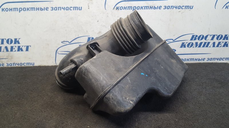 Патрубок воздушного фильтра Toyota Progres JCG10 1JZ-GE
