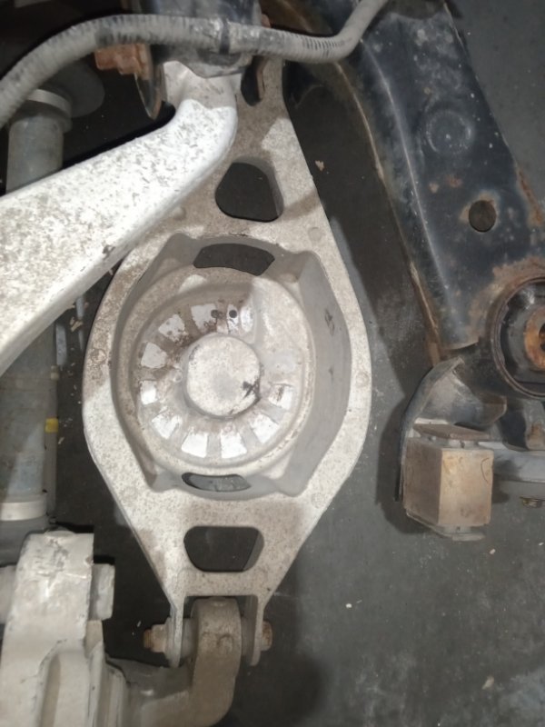 Запчасть рычаг подвески нижний задний левый Nissan Skyline 2007.08 V36 VQ25HR 551B0-JK010 контрактная Рычаг подвески нижний задний левый Nissan Skyline 2007.08 V36 VQ25HR 551B0-JK010 контрактная