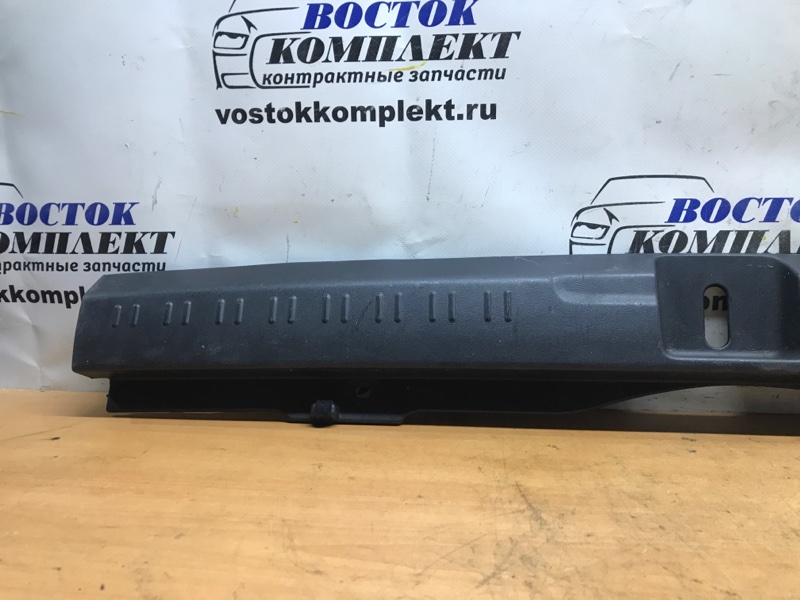 Накладка багажника Honda Mobilio Spike GK1 L15A