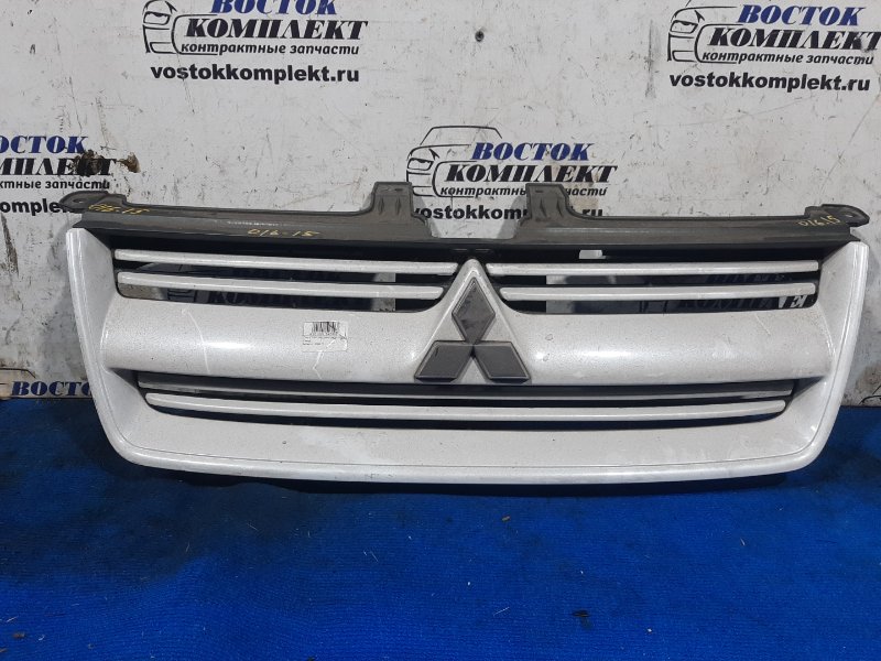 Решетка радиатора Mitsubishi Dion CR6W 4G94
