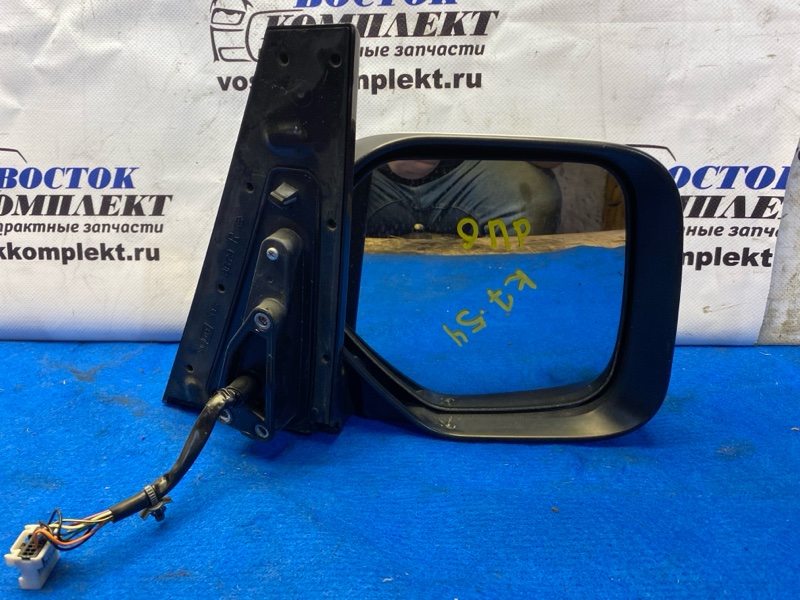 Зеркало боковое Mitsubishi Delica CV5W 4B12 прав