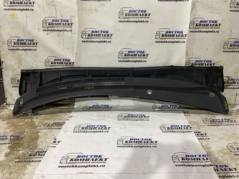 Решетка под лобовое стекло Toyota Avensis 2011 ZRT272 3ZR-FAE