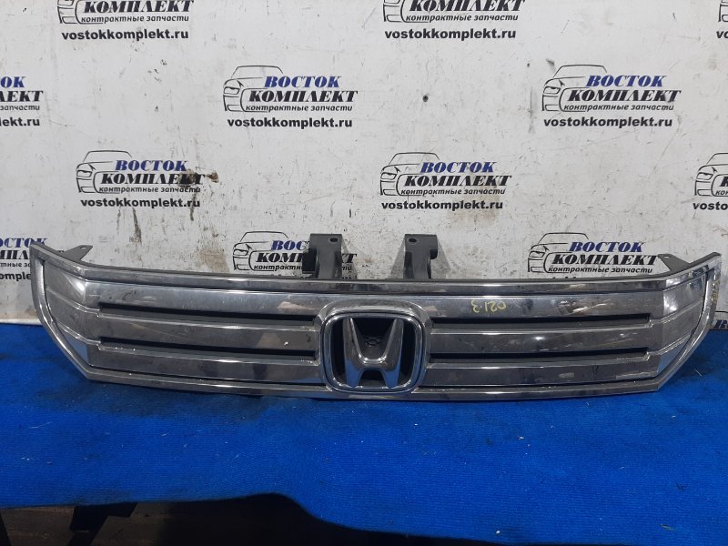Решетка радиатора Honda Stepwgn RK2 R20A