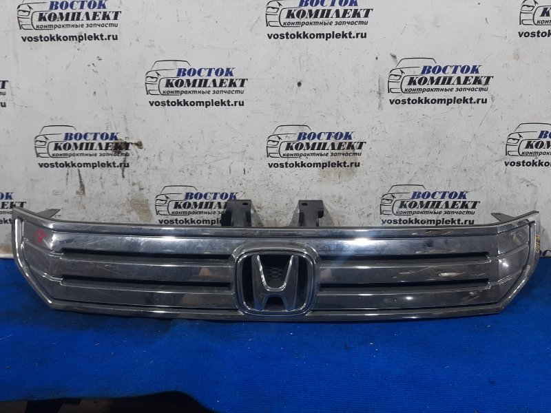Решетка радиатора Honda Stepwgn RK1 R20A