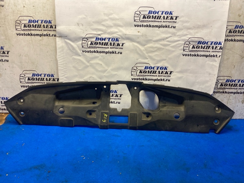 Накладка рамки радиатора Honda Stepwgn RK1 R20A