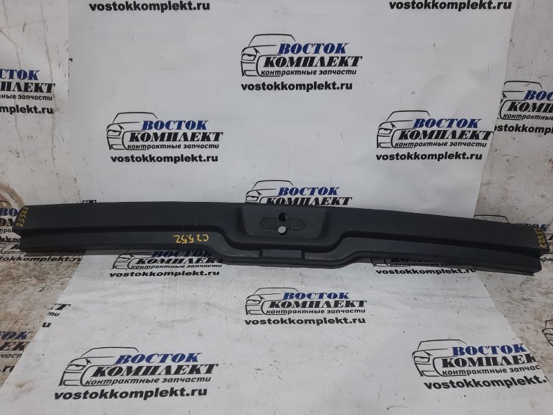 Накладка багажника Nissan Serena 2006 CNC25 MR20DE