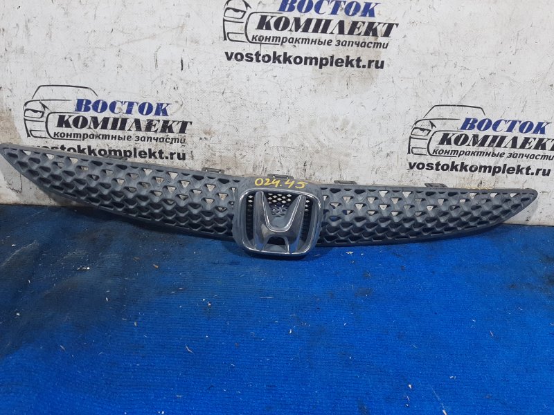 Решетка радиатора Honda Fit GD1 L13A