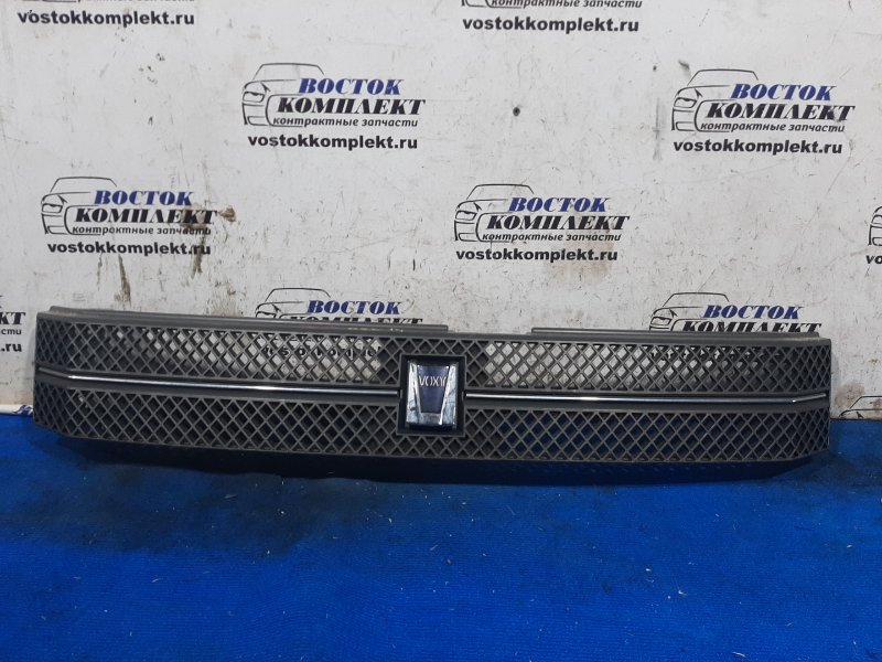 Решетка радиатора Toyota Voxy 2005 AZR60G 1AZ-FSE