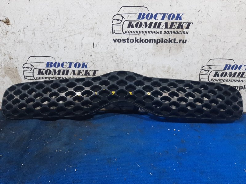 Решетка радиатора Toyota Vitz 2003 SCP13 2SZ-FE