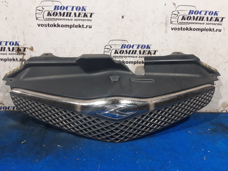 Решетка радиатора Toyota Ractis NCP100 1NZ-FE