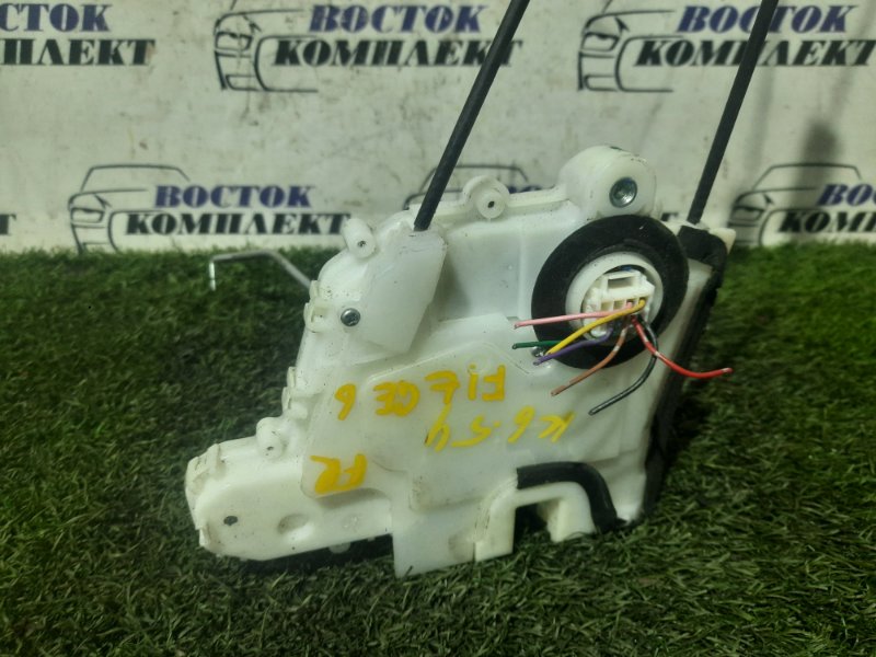 Замок дверной Honda Fit 2010 GE6 L13A перед прав