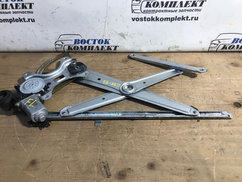 Стеклоподъемник Toyota Voxy AZR65G 1AZ-FSE перед лев