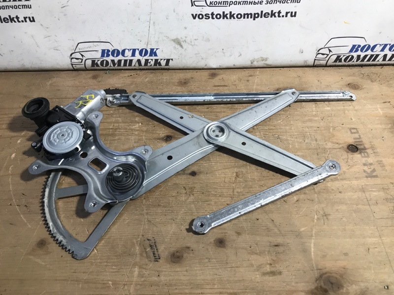 Стеклоподъемник Toyota Voxy AZR65G 1AZ-FSE перед прав