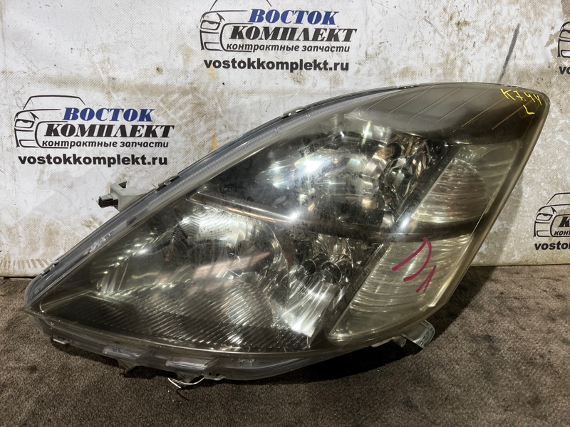 Фара Toyota Isis 2006 ANM15W 1AZ-FSE перед лев