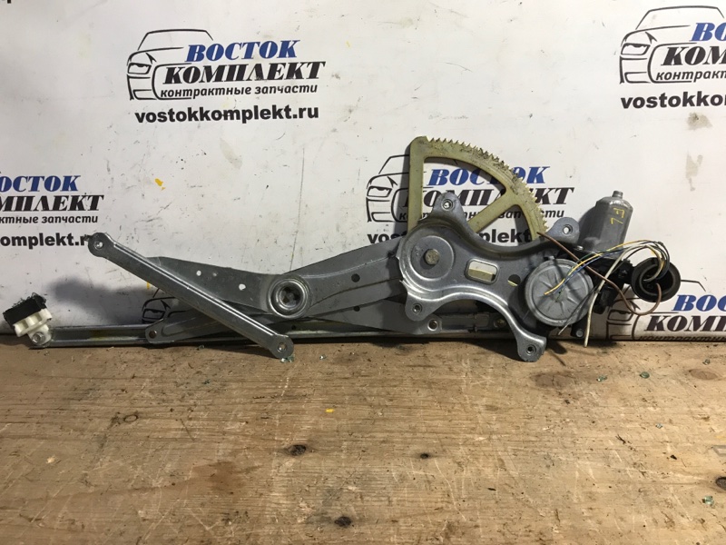 Стеклоподъемник Toyota Isis 2005 ANM15W 1AZ-FSE перед лев