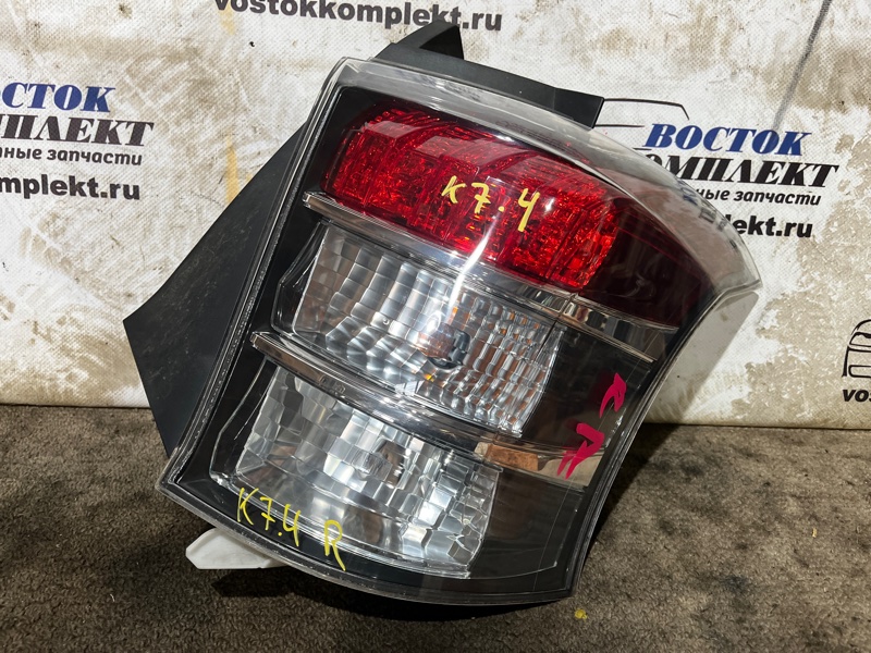 Фонарь стоп-сигнала Toyota IQ 2011 KGJ10 1KR-FE прав