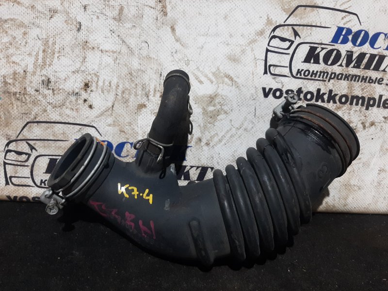 Патрубок воздушного фильтра Toyota IQ 2011 KGJ10 1KR-FE
