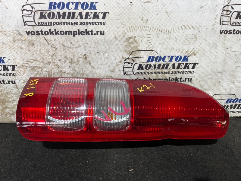 Фонарь стоп-сигнала Toyota Hiace TRH228B 2TR-FE прав