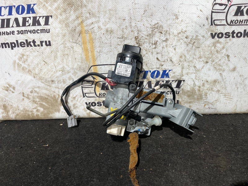 Замок зажигания Nissan Lafesta B30 MR20DE