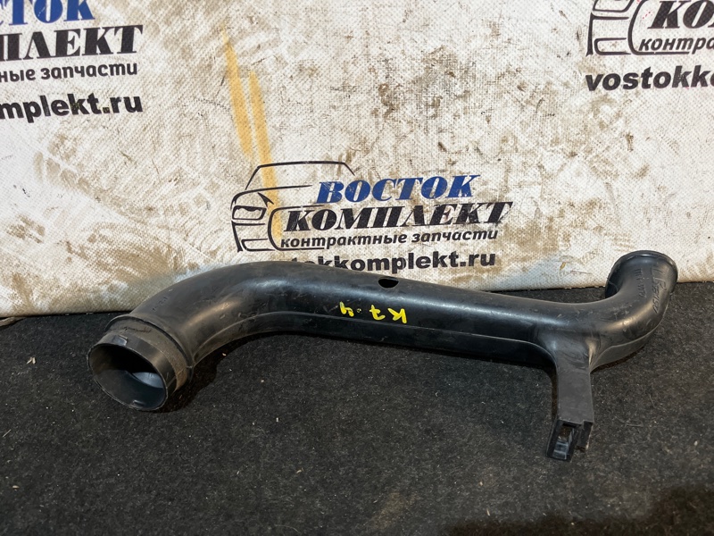 Воздухозаборник Toyota IQ 2011 KGJ10 1KR-FE