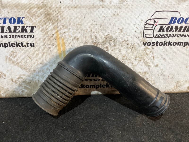 Воздухозаборник Honda Stream RN8 R20A