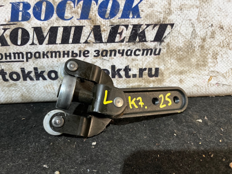 Ролик двери Honda Mobilio Spike GK1 L15A лев