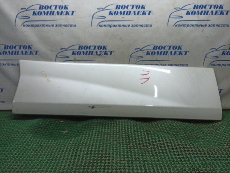 Накладка двери Toyota Voxy 2005 AZR60G 1AZ-FSE зад прав