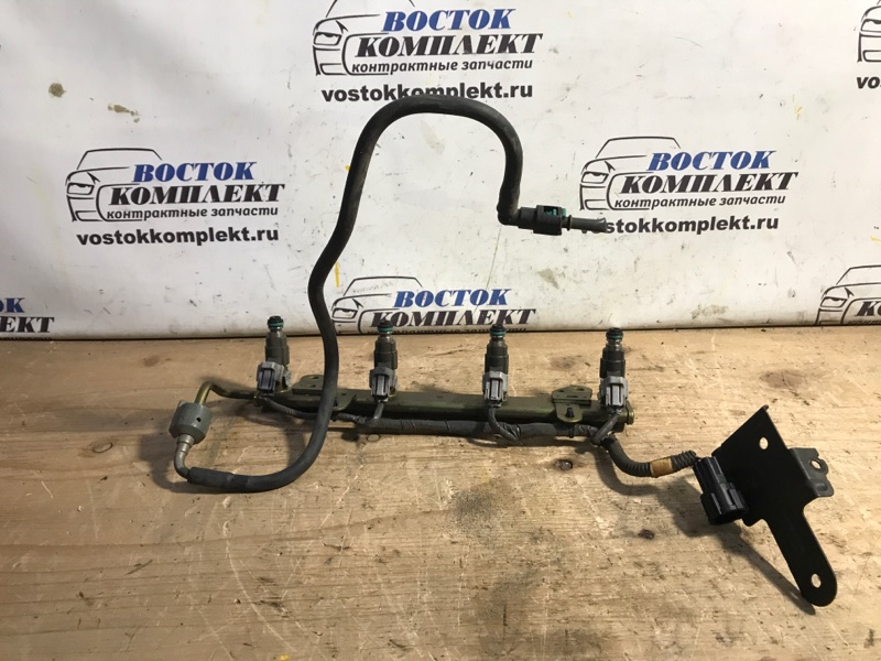 Форсунка топливная Nissan Bassara 2001 JTU30 QR25DE