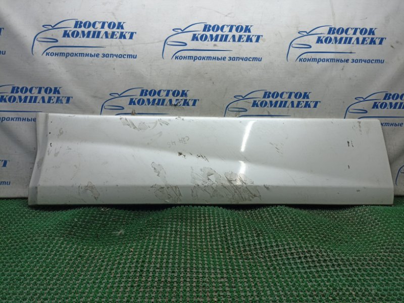 Накладка двери Toyota Voxy 2005 AZR60G 1AZ-FSE перед лев