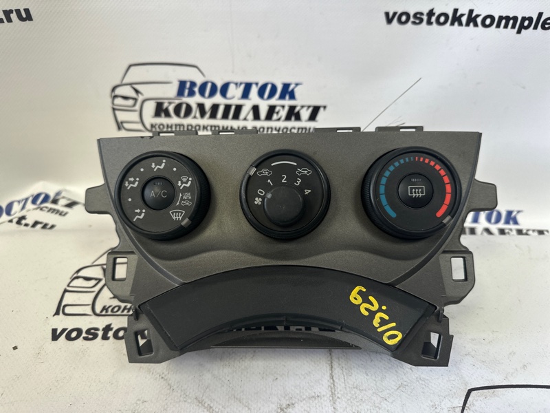 Блок управления климат-контролем Toyota Ractis 2012 NSP120 1NR-FE