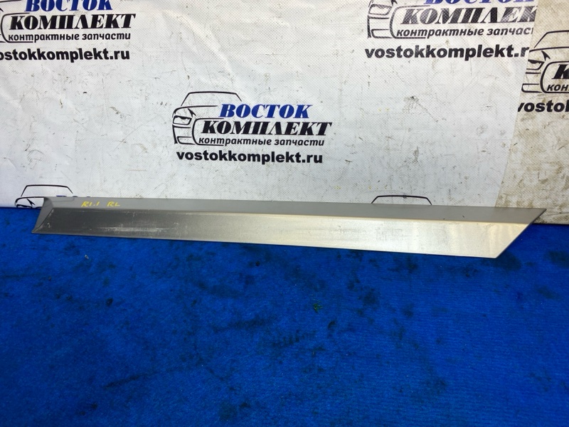 Молдинг на дверь Honda Civic FD3 LDA-MF5 зад лев