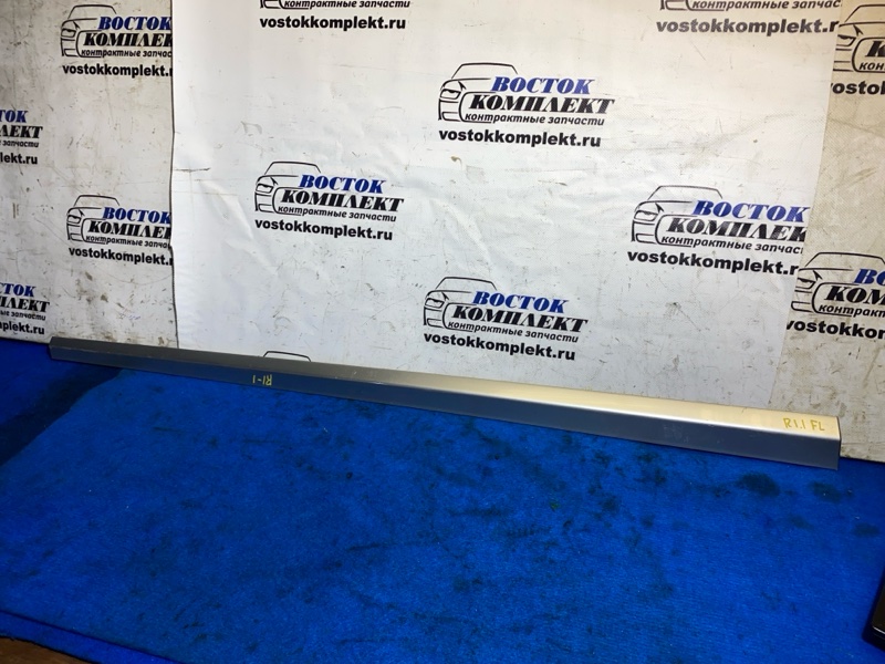 Молдинг на дверь Honda Civic FD3 LDA-MF5 перед лев