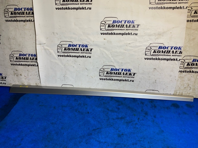 Молдинг на дверь Honda Civic FD3 LDA-MF5 перед прав