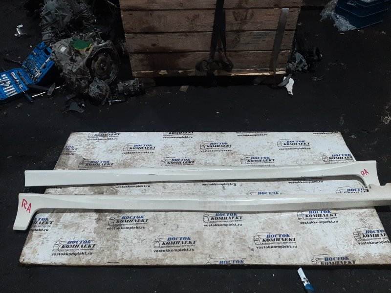 Порог Honda Freed Spike GP3 LEA