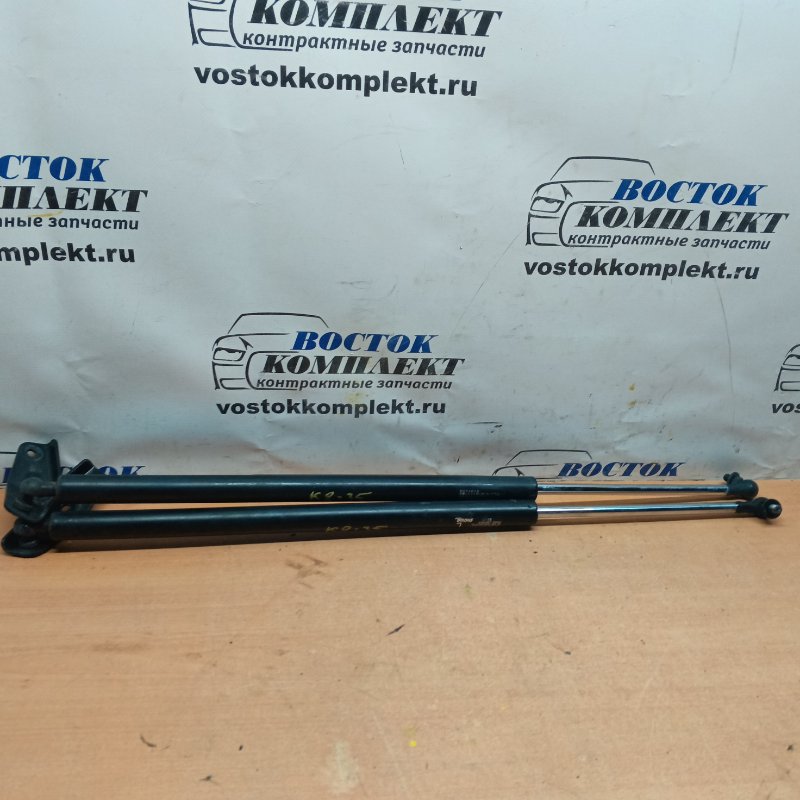 Амортизатор багажника Honda Freed GB3 L15A