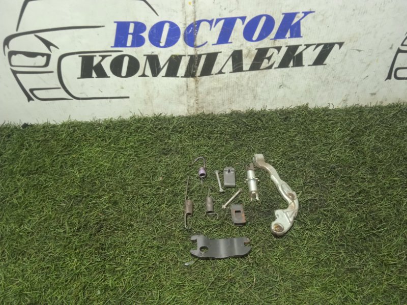 Механизм ручника Nissan Serena FC26 MR20DD зад лев