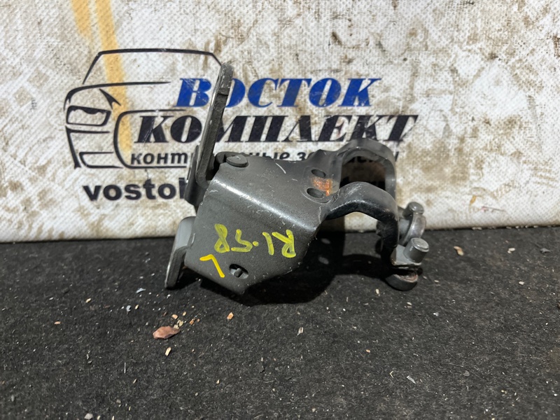 Ролик двери Toyota Noah ZRR70 3ZR-FAE лев