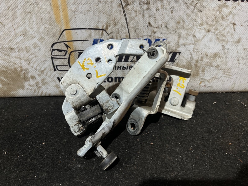 Ролик двери Toyota Hiace TRH228B 2TR-FE лев