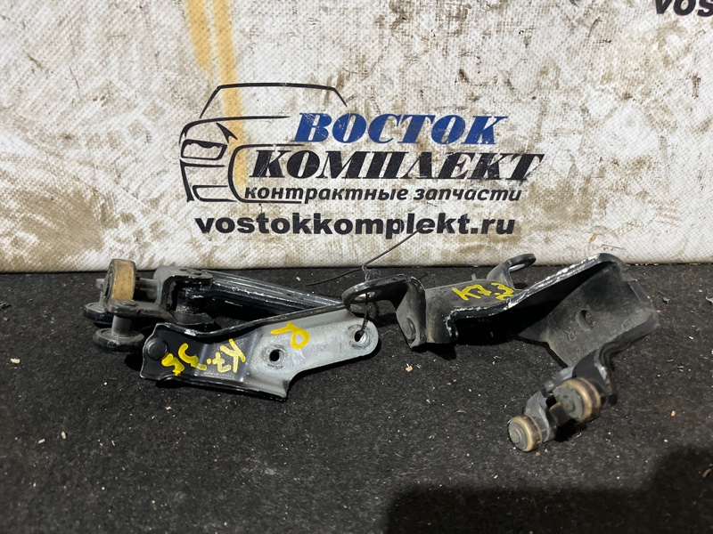 Ролик двери Toyota Voxy 2002 AZR65 1AZ-FSE прав