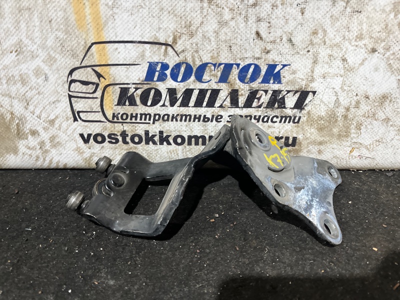 Ролик двери Nissan Serena C26 MR20DD прав