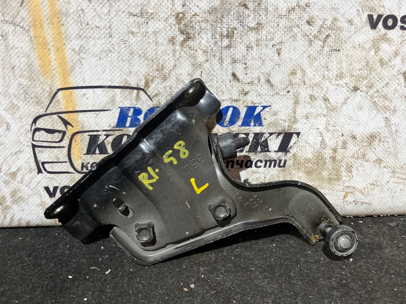 Ролик двери Toyota Noah ZRR70 3ZR-FAE лев